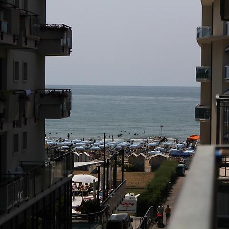 Hotel Azzorre Jesolo Extérieur photo