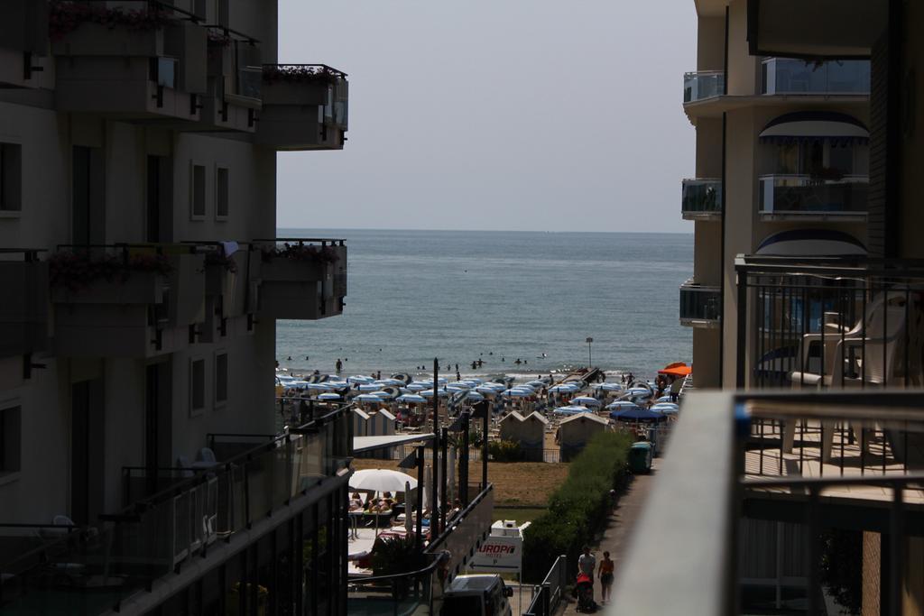 Hotel Azzorre Jesolo Extérieur photo