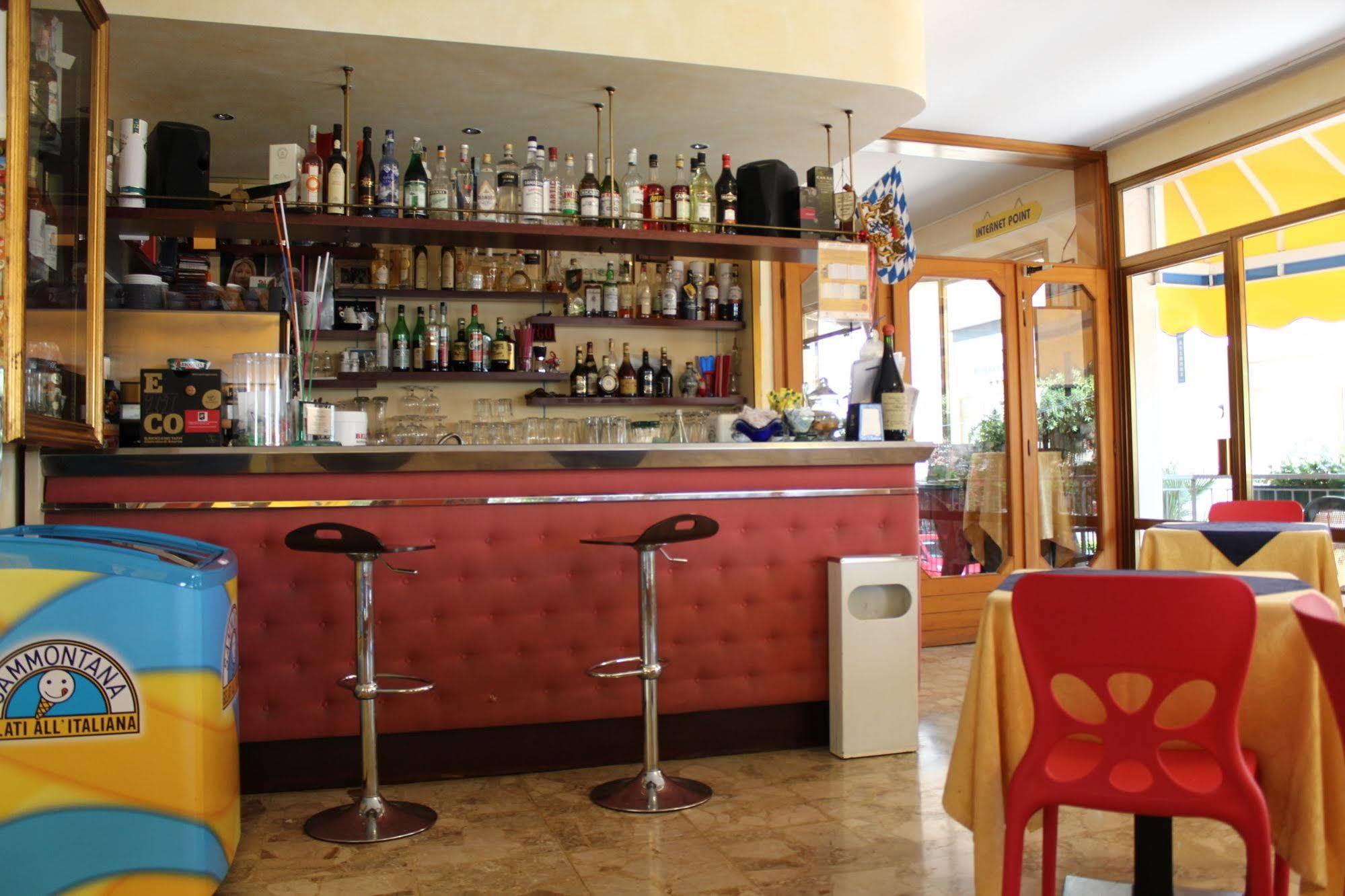Hotel Azzorre Jesolo Extérieur photo